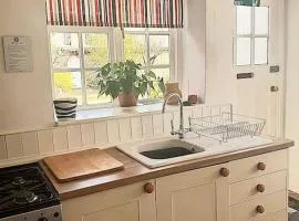 4 Bedroom Cottage in Wickwar, The Old Stables Guest House