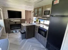 Modern Camper For Rent At Caddo Lake With Kayaks