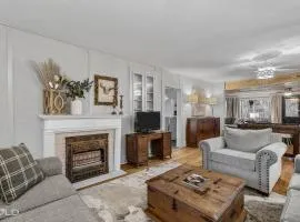 Grand Harbor Lakefront Kayaks, Canoes & Views