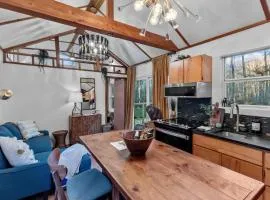 Lakefront Tiny Emerald Wkayaks & Canoes