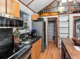 Lakefront Tiny Emerald Wkayaks & Canoes