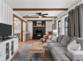 Cozy Modern Cabin Wrv Site, Kayaks & Canoes