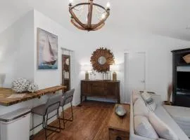 Emerald Cottage With Kayaks & Canoes & Firepit