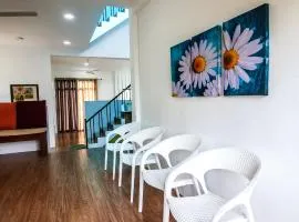 LEO-BREEZE Apartments