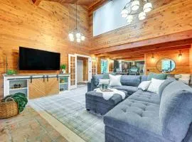 Harstine Island Home with Hot Tub and Beach Access!