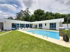 Espectacular Casa Quinta en Riachuelo Cts