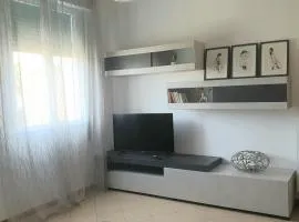 ᑢᗩSᗩ ᘻᗩᖴᗩᒪᗪᗩ zona stazione - teatro - centro con parcheggio interno