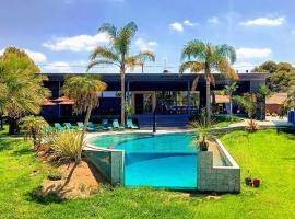 The Blue Diamond Villa-25min to Valencia, hotel a Turís