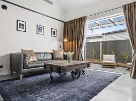 Black Stilt Cottage, luxury stay in Twizel