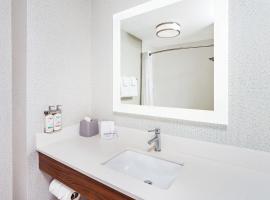 Holiday Inn Express Hotel & Suites Chicago South Lansing by IHG, hotel near Gary-Chicago Airport - GYY, Lansing