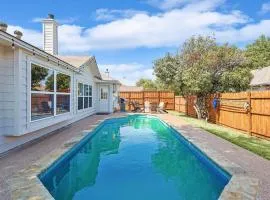 4BD 2BA Saginaw Sanctuary - Pool Firepit Laundry