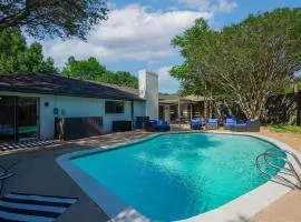 Luxury Home with 5 Bedrooms and Private Pool