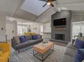 Charming 5BD-3BA in the Heart of Plano -Sleeps 10