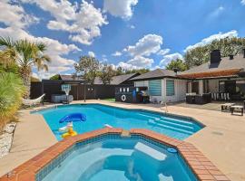 Plano Perfect Getaway - Pool Hot Tub BBQ Grill, hotel din Plano
