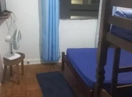 Apartamento Kitnet pé na areia centro de Mongagua
