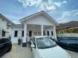 CL Homestay - Belakang Masjid SYP Machang