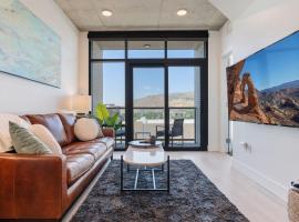 Impeccable1B Salt Palace & Delta - PoolSpaGymPrkgViews, Hotel in American Towers Condominium