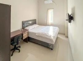 Queen Belt Mitra Reddoorz