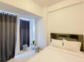 Brand New and Nice Studio at Tokyo Riverside PIK 2 Apartment By Travelio, hotel em Rawalembang