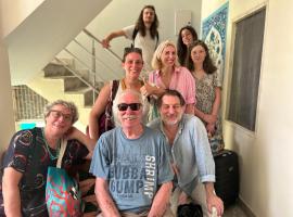 Max Guest House, alojamento para férias em Agra