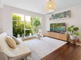 Contemporary 1-Bed Unit Near Chapel St
