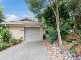 Hillview - Pet Friendly, Telsa Charger, Sleeps 6
