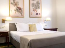 Klub Sosnowy, hotell Varssavis