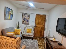 The L Suite Apartment, hotel met hottubs in Nairobi