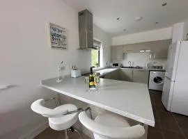 Sea View Apartment - 2 Bedrooms - Sleeps 4