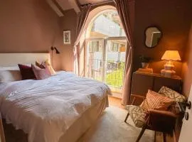Groups & families, FREE parking, three bedrooms, two baths