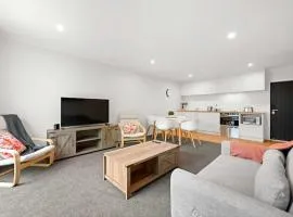 Frankton Townhouse Retreat - Central