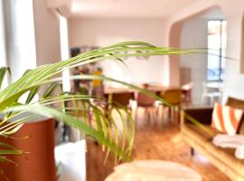 Villa Lucie, 4 à 8 personnes, hotel in Clermont-Ferrand