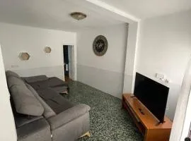 Casa dos pisos con terraza