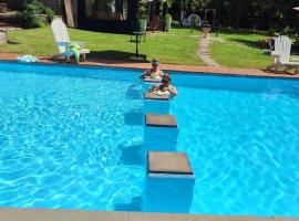 Pamensky Bush Lodge and Spa, hotel with hot tubs in Hartbeespoort