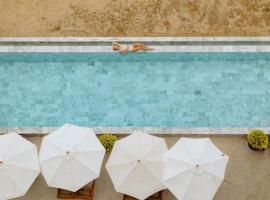 Elite Atoll Beachfront Hotel, hotel in Khanom