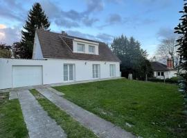 Maison familiale et cosy, hotel in Argenteuil