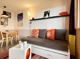 Agréable 2 pièces avec balcon, internet, ménage et linge inclus - FR-1-634-102