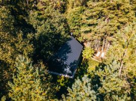 Cocodeno-'Virš Ąžuolų' - Forest SPA - FREE jacuzzi, hotel v destinaci Paplatelė