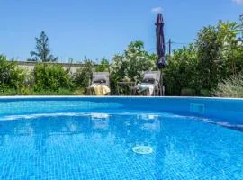 Studio apartment with pool