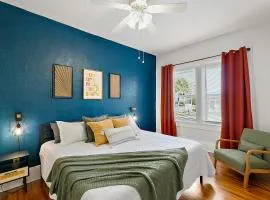 Downtown Den-King Bed~Heart of Eustis~Queen Sleeper~Upstairs~Bright & Happy
