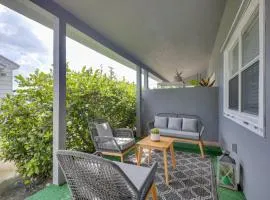 3 Mi to Beach Quaint Home with Patio in Hollywood