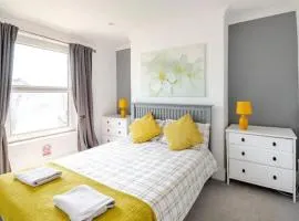 Castle View 2 Bedroom Apartment in Town Centre