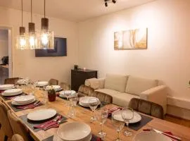 Munich Large Apartment 110 qm, 3 Bedrooms and very Central 1-12 Guests