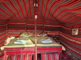 Authentic Desert Camp - Al Wasil, hotell sihtkohas Al Wāşil