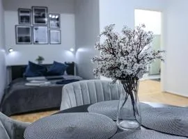 Grand Cozy Corner
