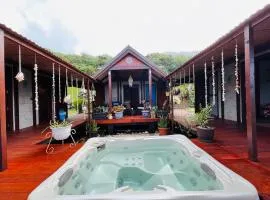 Villa Happy Hour