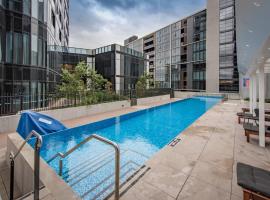 Penthouse Apartment in Belconnen, hotel en Belconnen