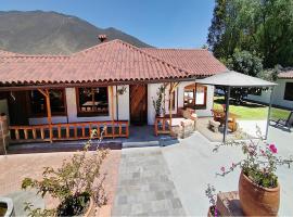 The Bridge to Ecuador, Hotel in Quito