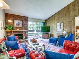 Carbondale Condo with Balcony and On-Site Fly Fishing!, hotel v destinaci Carbondale