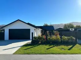 Pedal and Play - Cromwell Holiday Home